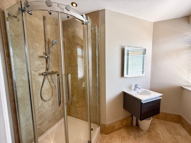 94/96 The Railway Residence